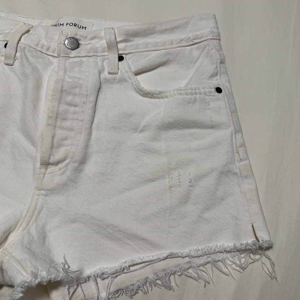 Denim Forum Aritzia White Denim Yoko High Rise Jean Short Size 28 - Picture 4 of 7
